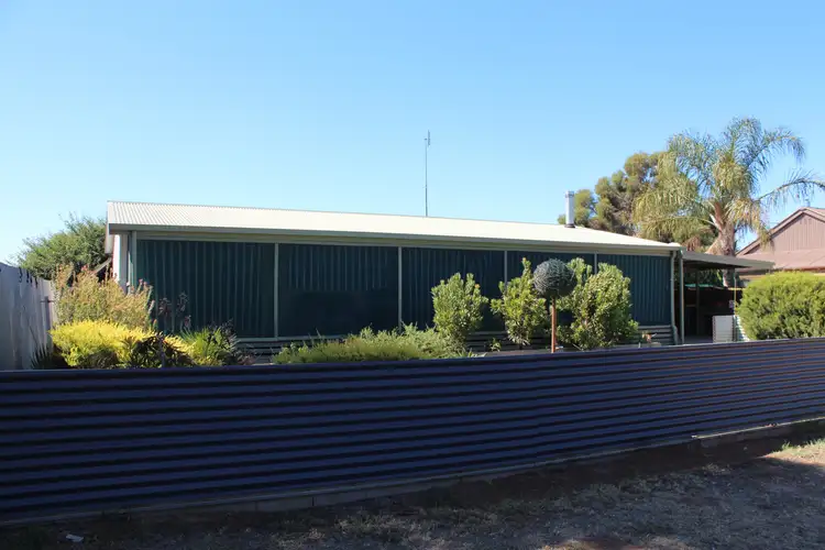 15 La Perouse Street, Wakool NSW 2710