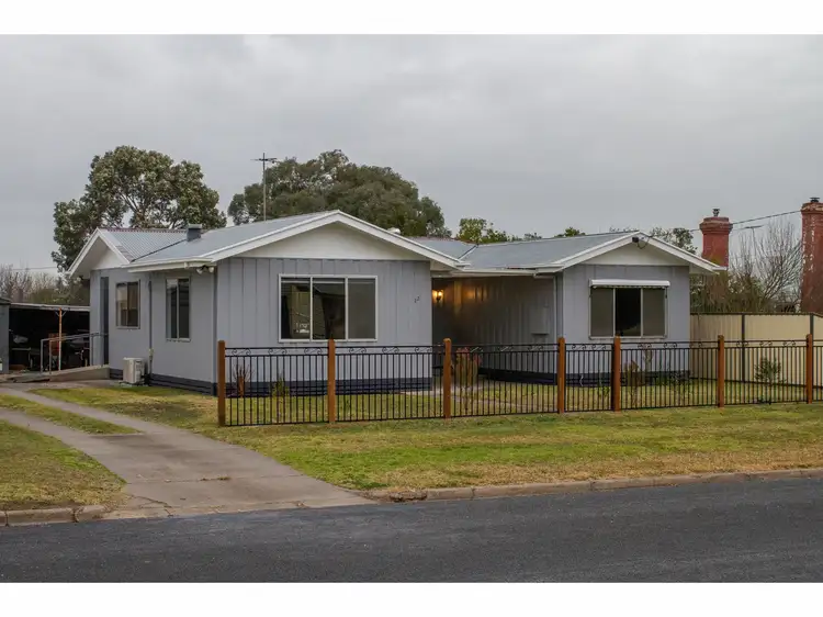 22 McAlister Street, Stratford VIC 3862