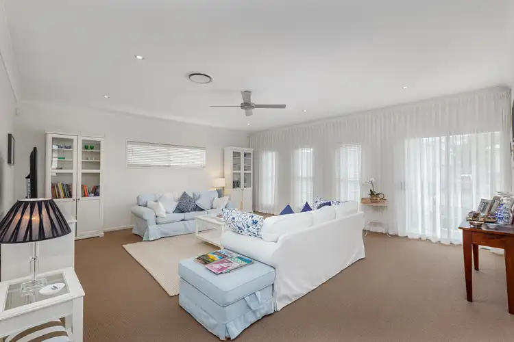 11 Kelsey Street, Coorparoo QLD 4151
