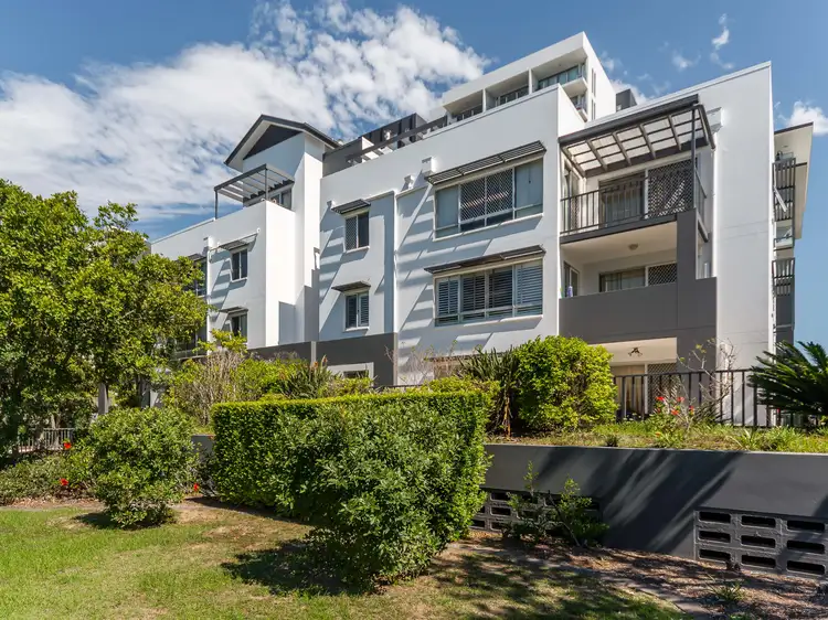 11/18-22 Parker Street, Labrador QLD 4215