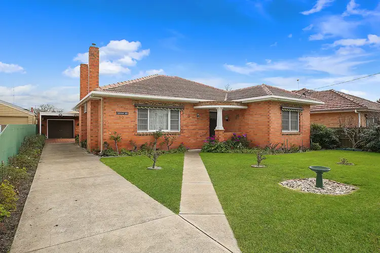 19 Armstrong Street, Colac VIC 3250