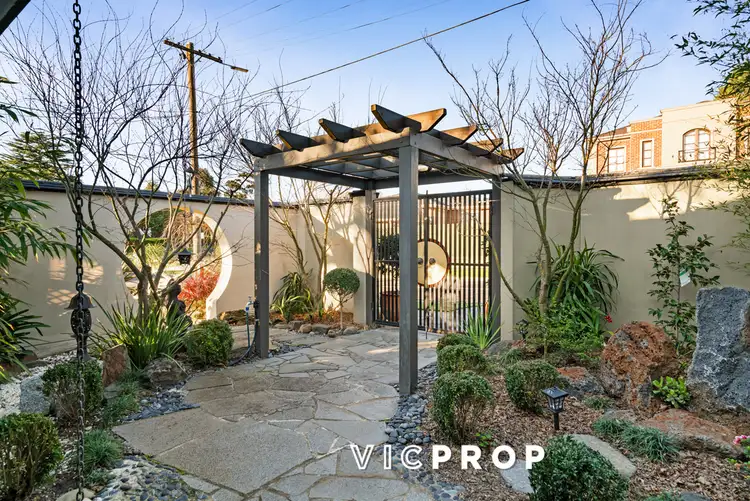 19 Hertford Road, Doncaster East VIC 3109