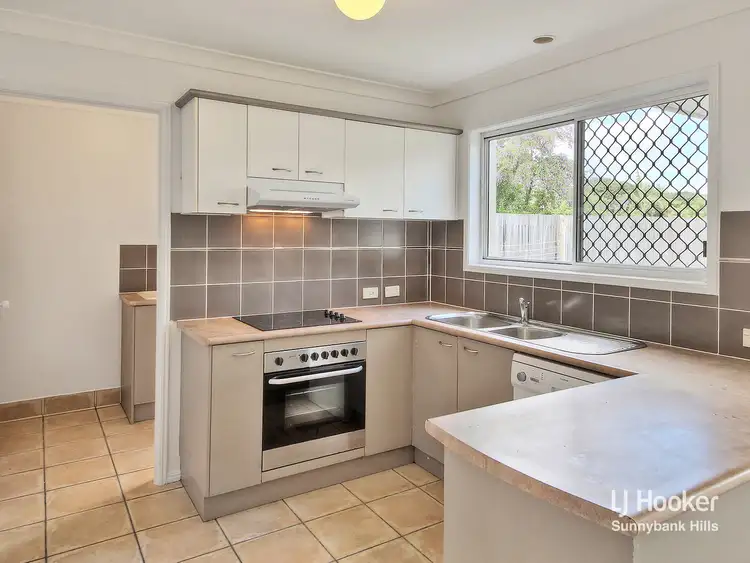 Second view of Homely townhouse listing, 32/1 Daintree Drive, Parkinson QLD 4115