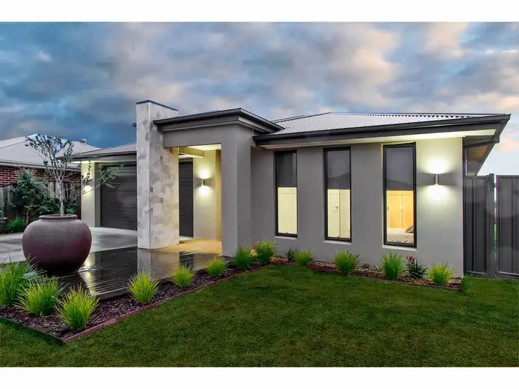 67 Woondella Boulevard, Sale VIC 3850