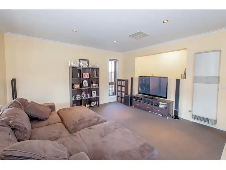 Fifth view of Homely townhouse listing, 2/19 Kurrajong Crescent, West Albury NSW 2640