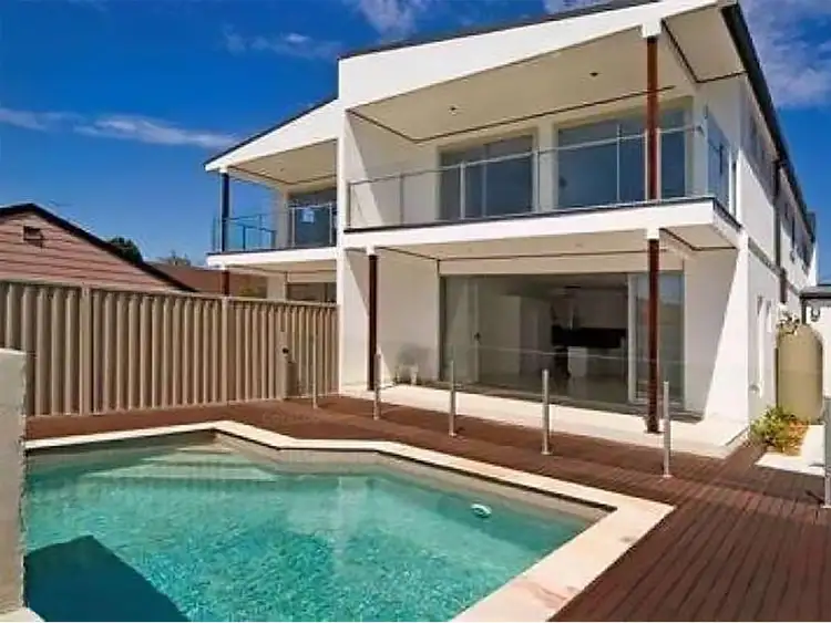 Main view of Homely semi-detached listing, 2/397 Bayview Street, Hollywell QLD 4216