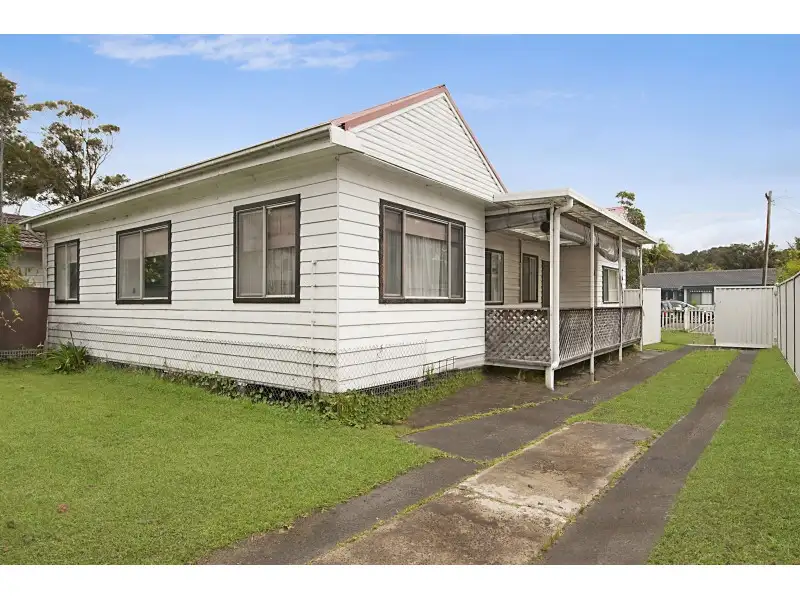 Main view of Homely house listing, 3 Laguna Parade, Berkeley Vale NSW 2261