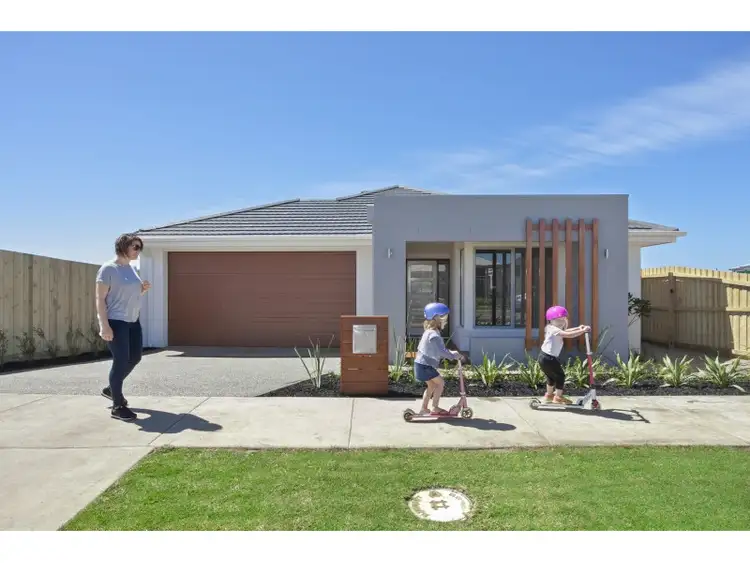 16 Glassy Way, Torquay VIC 3228