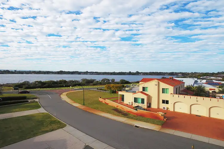 Sixth view of Homely house listing, 32 Howard Parade, Salter Point WA 6152
