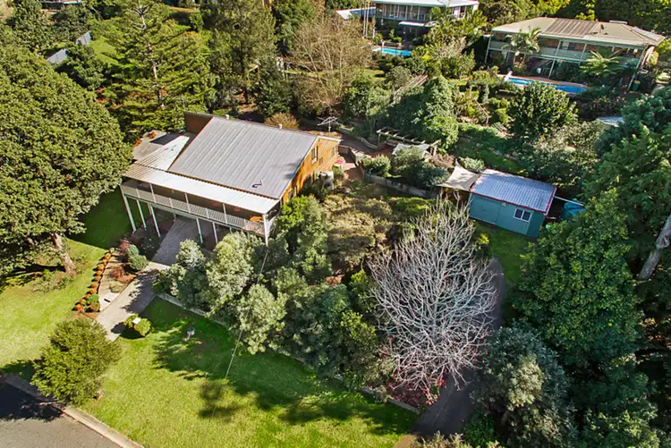 24 Hilltop Crescent, Blue Mountain Heights QLD 4350
