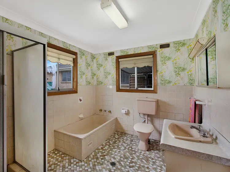 Fifth view of Homely house listing, 7 Armstrong Avenue, Killarney Vale NSW 2261
