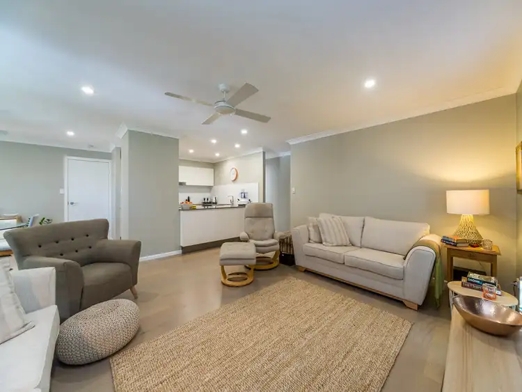 2/21 Victor Avenue, Paradise Point QLD 4216
