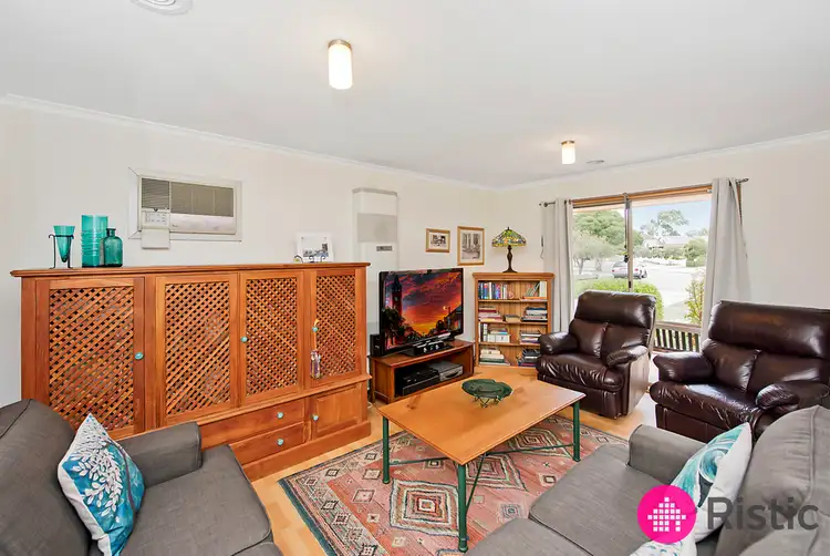 Third view of Homely house listing, 7 Stradella Close, Mill Park VIC 3082
