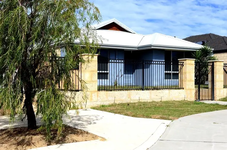 1 Smeaton Lane, Carramar WA 6031