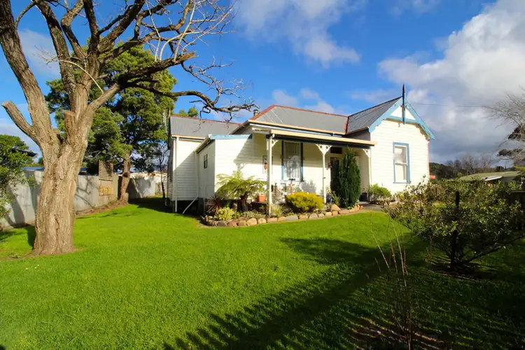 11 Wilson Street, Zeehan TAS 7469