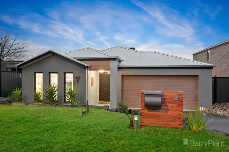 7 Lucerne Circuit, Pakenham VIC 3810