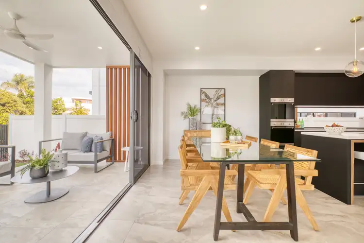 Fifth view of Homely villa listing, 2/25 Merrimac Boulevard, Broadbeach Waters QLD 4218