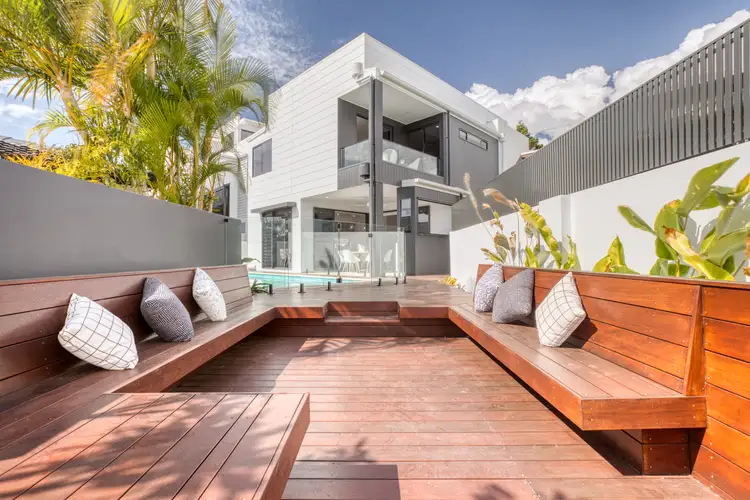 1/25 Merrimac Boulevard, Broadbeach Waters QLD 4218