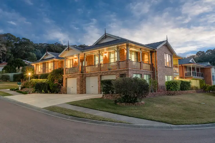 2 Hume Close, Macquarie Hills NSW 2285