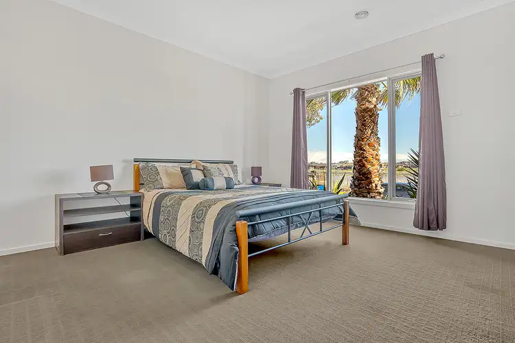 Second view of Homely house listing, 4 Timbarra Court, Craigieburn VIC 3064