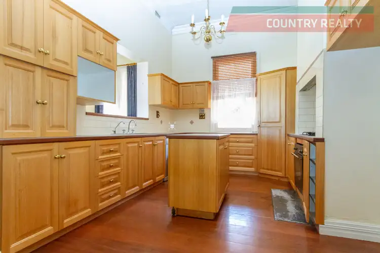 16 Hawes Street, Northam WA 6401