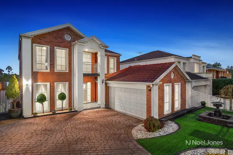4 Chapel  Court, Doncaster VIC 3108