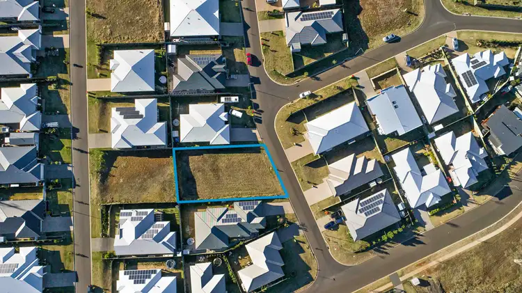 24 Renshaw Crescent, Kearneys Spring QLD 4350