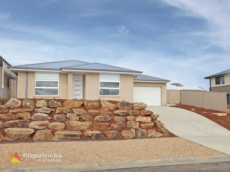 2/1 Lee Way, Lloyd NSW 2650
