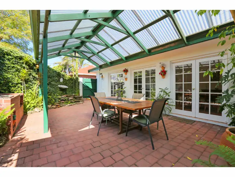 25A Raymond Street, Mount Pleasant WA 6153