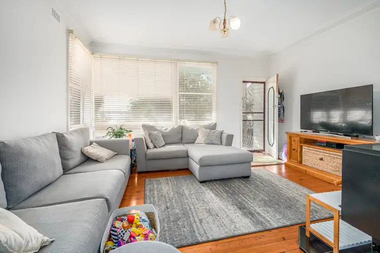 16 Lake Avenue, Cardiff South NSW 2285
