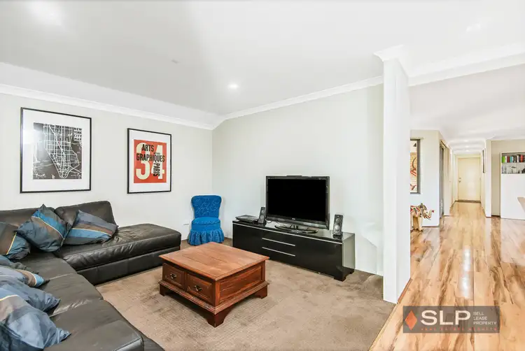 6 Sawtooth Bend, Banksia Grove WA 6031