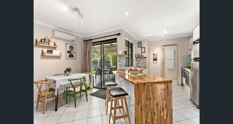 Second view of Homely house listing, 8 Moloney Court, Berwick VIC 3806