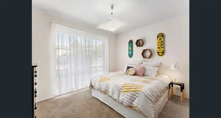 Fifth view of Homely house listing, 8 Moloney Court, Berwick VIC 3806