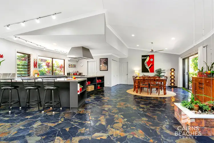 2 Drupa Street, Palm Cove QLD 4879