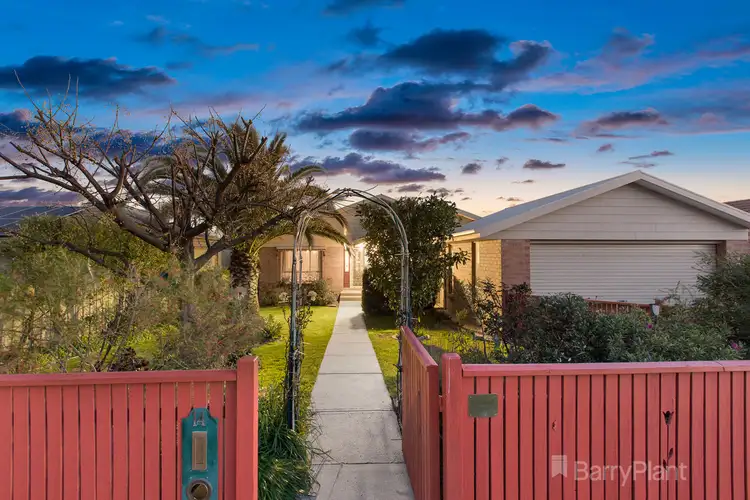 14 Leigh Drive, Pakenham VIC 3810