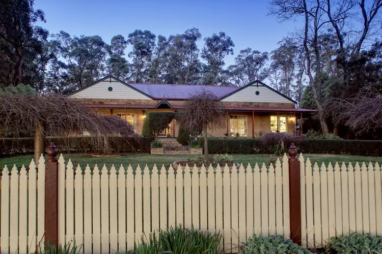 17 Paternoster Road, Cockatoo VIC 3781