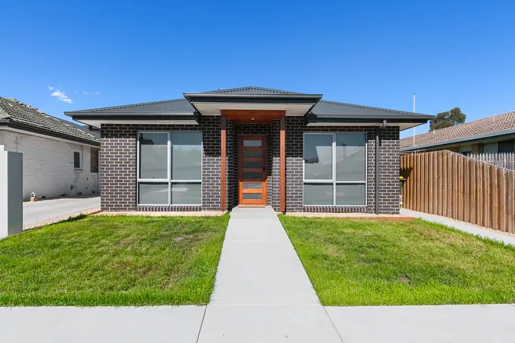Main view of Homely unit listing, 1/8 Thomas Street, Traralgon VIC 3844