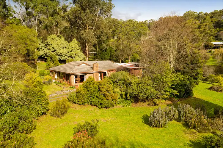9 Caroline Crescent, Emerald VIC 3782