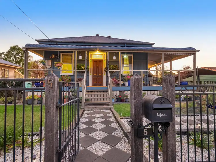 5 Pemberton Street, Booval QLD 4304