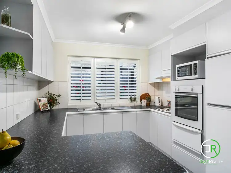 13 Douglas Court, Cranbourne West VIC 3977