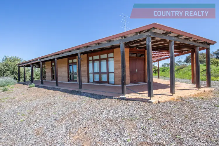 523 Wongamine Road, Northam WA 6401