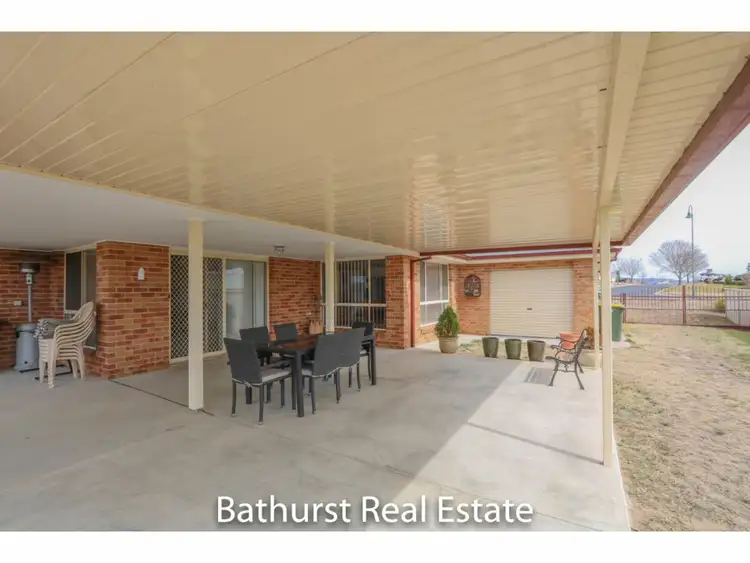 Fifth view of Homely house listing, 8 Oaklands Drive, Llanarth NSW 2795