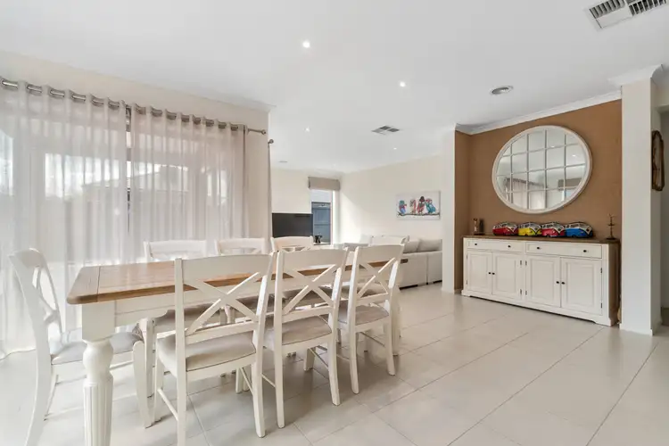 Fourth view of Homely house listing, 8 Ravenhurst Circuit, Cranbourne North VIC 3977