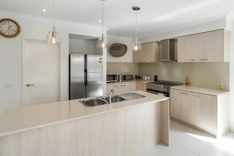 Fifth view of Homely house listing, 8 Ravenhurst Circuit, Cranbourne North VIC 3977
