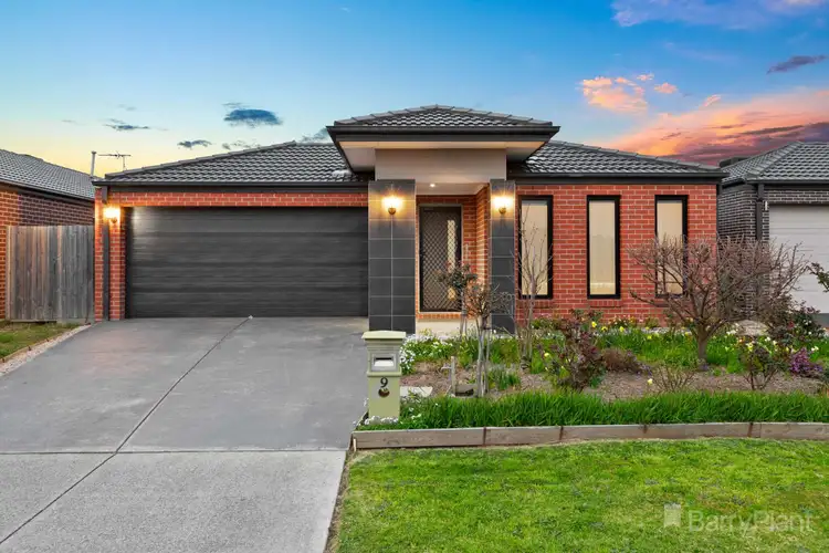 9 Weebill Way, Pakenham VIC 3810