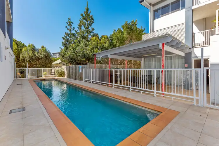 6 Ewart Street