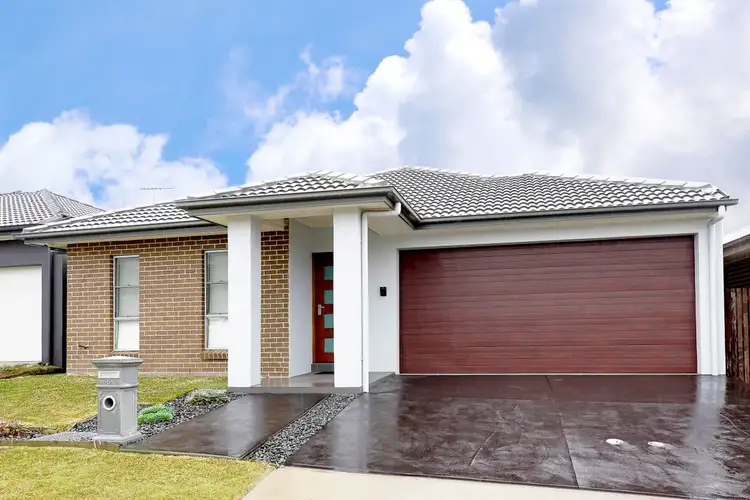 5 James Riley Drive, Glenmore Park NSW 2745
