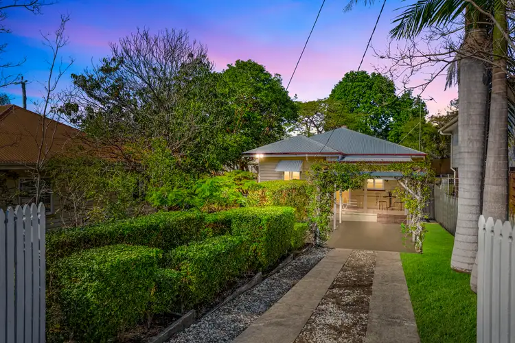 15 Pitney Street, Camp Hill QLD 4152
