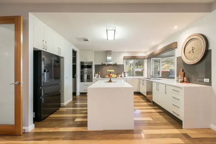 Sixth view of Homely house listing, 2 McLeish Court, Wodonga VIC 3690