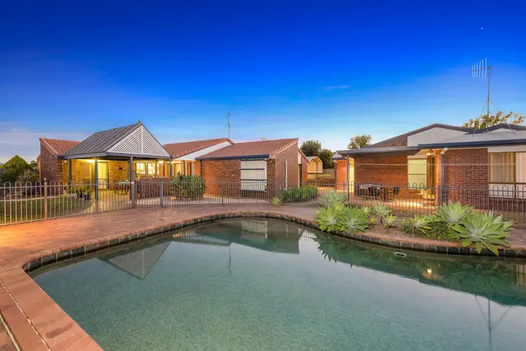 18 Hillvue Crescent, Avoca QLD 4670